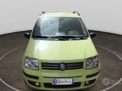 Usata Fiat Panda Emotion 60 CV (44 kW) 2004 Giallo Utilitaria