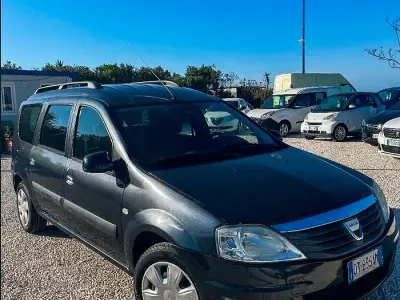 Gebraucht Dacia Logan Lauréate 75 PS (55 kW) 2008 Grau Limousine