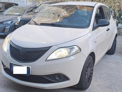 Usata Lancia Ypsilon 70 CV (51 kW) 2018 Beige Utilitaria
