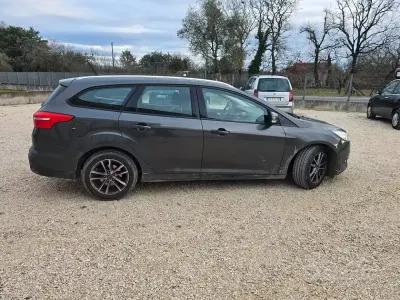 Usata Ford Focus S 120 CV (88 kW) 2017 Marrone Station wagon