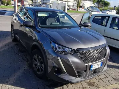 Begagnad Peugeot 2008 Allure 102 HK (75 kW) 2020 Grå SUV