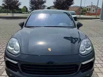 Usata Porsche Cayenne 250 CV (183 kW) 2015 Nero SUV