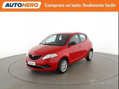 Begagnad Lancia Ypsilon Silver 95 HK (69 kW) 2018 Röd Halvkombi