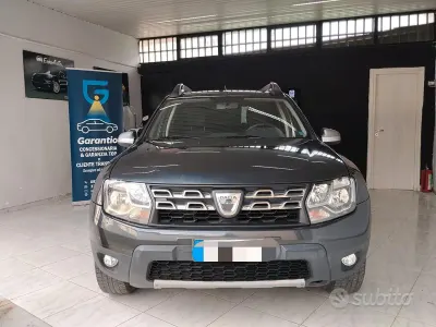 Usata Dacia Duster 109 CV (80 kW) 2015 Grigio SUV