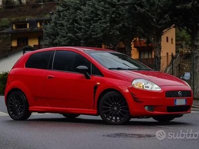 Usata Fiat Grande Punto Sport 95 CV (69 kW) 2006 Rosso Utilitaria