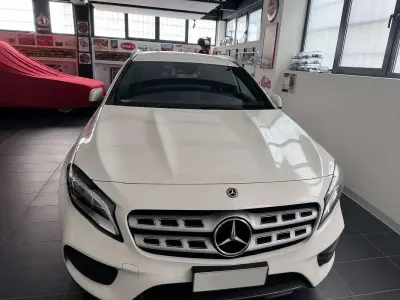 Usata Mercedes GLA200 136 CV (100 kW) 2018 Bianco SUV