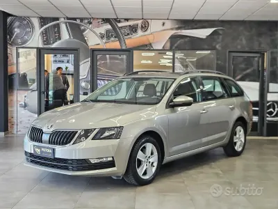 Usata Skoda Octavia Executive 150 CV (110 kW) 2019 Grigio Station wagon