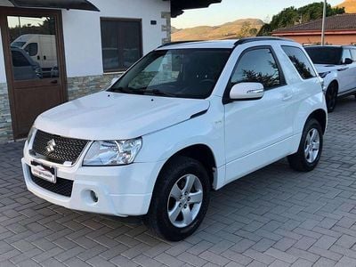 Bianco Usata 2011 Suzuki Grand Vitara SUV | 8499 € (Cara)