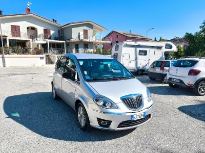 Usata Lancia Musa 95 CV (69 kW) 2011 Grigio Monovolume