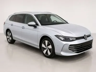 Usata VW Passat Business 150 CV (110 kW) 2025 Grigio Station wagon