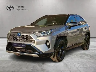 Usata Toyota RAV4 Hybrid Style 217 CV (159 kW) 2019 Argento SUV
