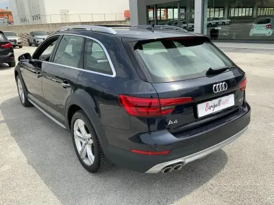 Usata Audi A4 Allroad Business 190 CV (139 kW) 2017 Blu Station wagon