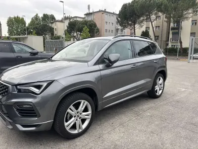 Käytetty Seat Ateca FR 150 HP (110 kW) 2023 Harmaa Katumaasturi