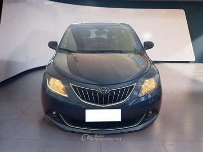 Usata Lancia Ypsilon Gold 69 CV (50 kW) 2023 Blu/azzurro Utilitaria