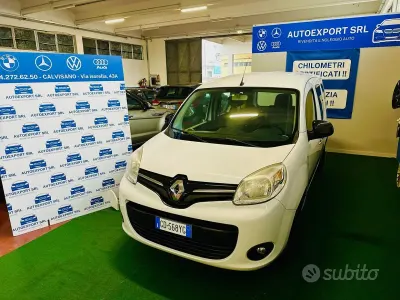 Usado Renault Kangoo LIMITED 95 CV (69 kW) 2020 Blanco Monovolumen