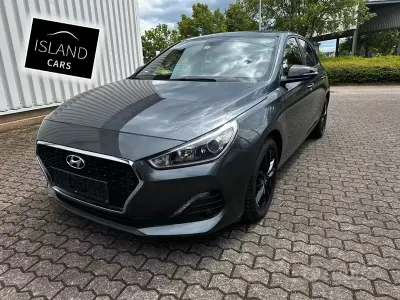 Begagnad Hyundai i30 Passion 120 HK (88 kW) 2018 Grå Sedan