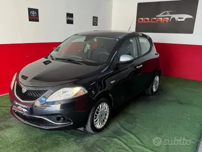 Usata Lancia Ypsilon 69 CV (50 kW) 2018 Nero Utilitaria