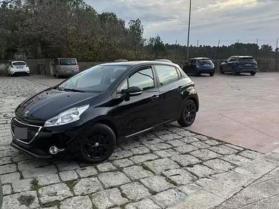 Usata Peugeot 208 68 CV (50 kW) 2016 Nero Utilitaria