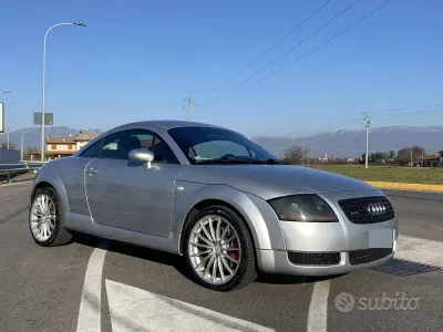 Usata Audi TT 225 CV (165 kW) 2000 Grigio Coupé