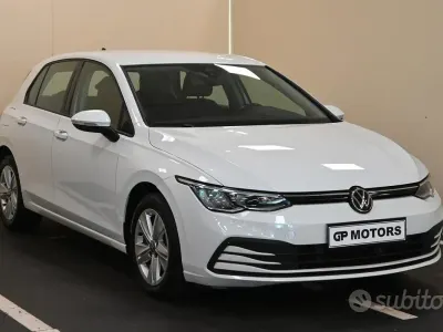 Usata VW Golf VIII Life 110 CV (80 kW) 2022 Bianco Berlina