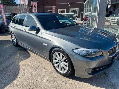 Usata BMW 530 Efficient Dynamics 261 CV (191 kW) 2011 Grigio chiaro Station wagon
