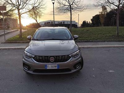 Usata Fiat Tipo 95 CV (69 kW) 2017 Oro Berlina