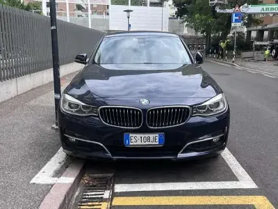 Usata BMW 320 Luxury Line 184 CV (135 kW) 2013 Bluazzurro Berlina