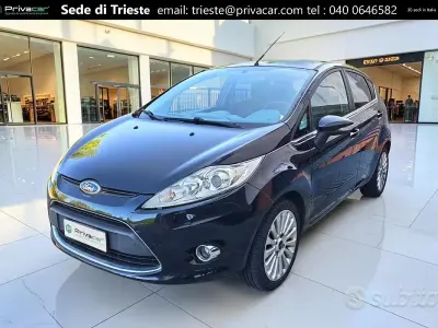 Usata Ford Fiesta Titanium 97 CV (71 kW) 2010 Nero Utilitaria