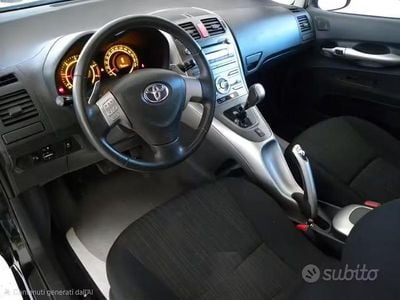 Usata Toyota Auris 126 CV (92 kW) 2009 Grigio Utilitaria