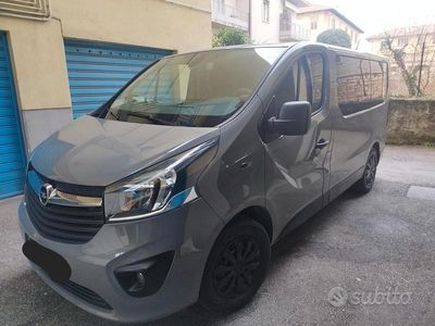 Grigio Usata 2016 Opel Vivaro Monovolume | 19.700 €