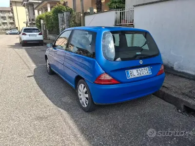 Usata Lancia Ypsilon 60 CV (44 kW) 2001 Utilitaria