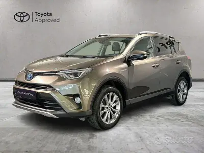 Usata Toyota RAV4 Hybrid Lounge 197 CV (144 kW) 2017 Marrone SUV