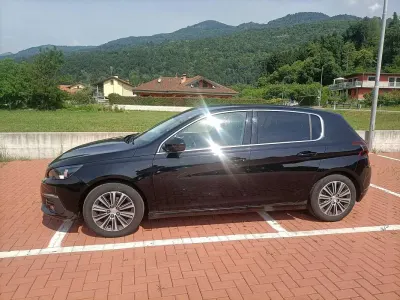 Usata Peugeot 308 Allure 131 CV (96 kW) 2021 Nero Berlina