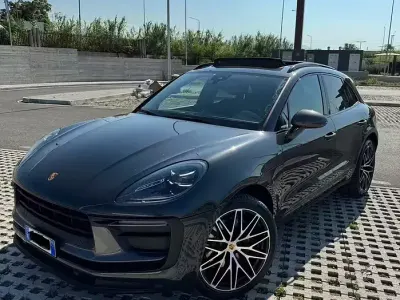 Usata Porsche Macan T 265 CV (194 kW) 2022 Grigio SUV