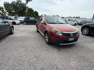 Usata Dacia Sandero Stepway 87 CV (63 kW) 2010 Rosso Berlina
