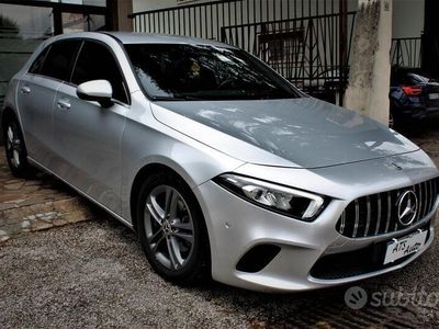 Usata Mercedes A180 116 CV (85 kW) 2019 Argento Berlina