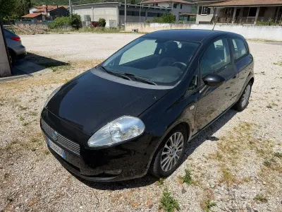 Usata Fiat Punto 90 CV (66 kW) 2009 Nero Utilitaria