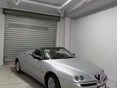Usata Alfa Romeo Spider 144 CV (105 kW) 1999 Grigio Cabrio