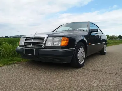 Käytetty Mercedes 200 122 HP (89 kW) 1991 Musta Coupe - kaksiovinen