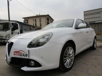 Usata Alfa Romeo Giulietta Super 170 CV (125 kW) 2018 Bianco metallizzato Utilitaria