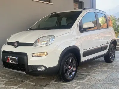 Gebraucht Fiat Panda 4x4 86 PS (63 kW) 2015 Weiß Kleinwagen