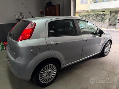 Usata Fiat Grande Punto 90 CV (66 kW) 2008 Grigio Utilitaria