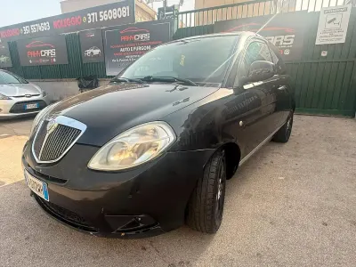 Usata Lancia Ypsilon 77 CV (56 kW) 2010 Nero Utilitaria