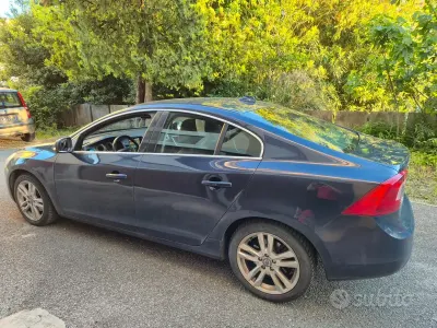 Usata Volvo S60 163 CV (119 kW) 2011 Blu Berlina