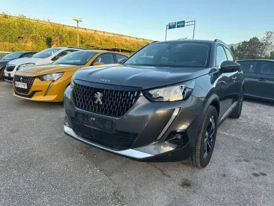Usata Peugeot 2008 Allure 102 CV (75 kW) 2021 Grigio SUV