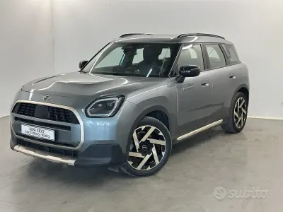 Usata Mini Countryman Favoured 150 CV (110 kW) 2025 Verde SUV