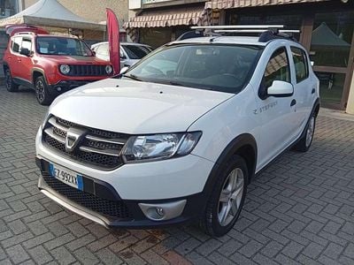 Usata Dacia Sandero Prestige 90 CV (66 kW) 2015 Bianco Berlina