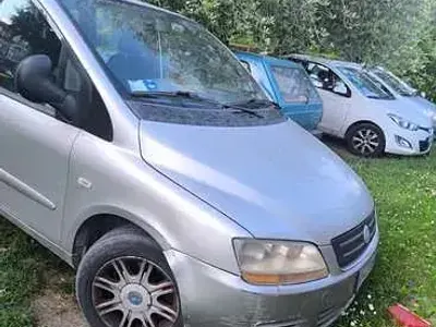 Begagnad Fiat Multipla 105 HK (77 kW) 2006 Minibuss