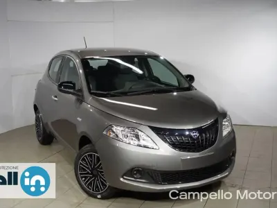 Usata Lancia Ypsilon Silver 69 CV (50 kW) 2023 Grigio pietra Utilitaria