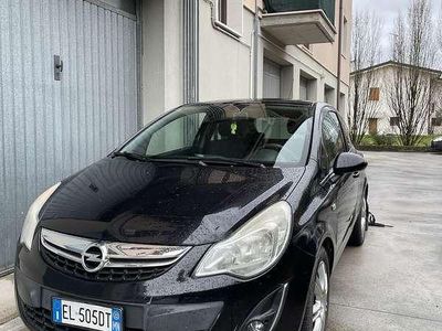 Usata Opel Corsa 95 CV (69 kW) 2012 Nero Utilitaria